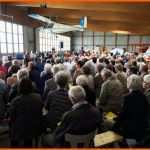 Sensationell andacht Im Hangar 150 Besucher Kamen Zum Flugplatz